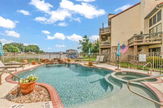 $395,000 | 509 Short Circuit, Horseshoe Bay, TX 78657