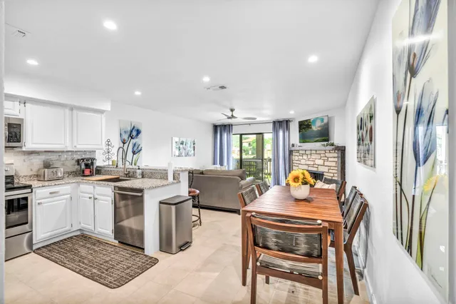 $395,000 | 509 Short Circuit, Horseshoe Bay, TX 78657