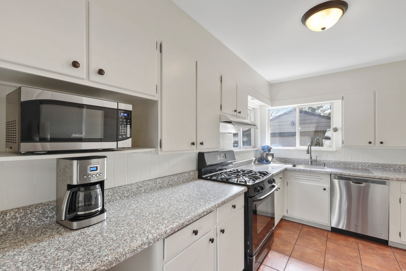 609 Long Road Glenview, IL 60025 - Photo 4 of 20