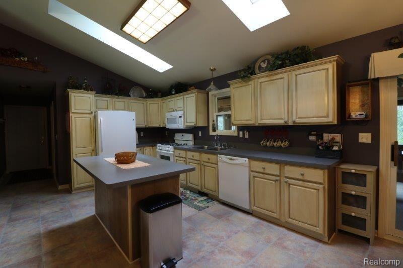 6757 Fish Lake Road North Branch, MI 48461 - Photo 6 of 32 046 (2).jpg