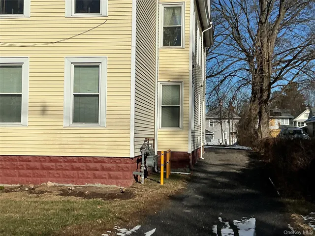 $1,700 | 45 Fulton Avenue, Unit 2, Poughkeepsie, NY 12603