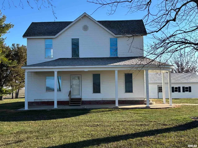 $275,000 | 1836 North 1300 East Road, Taylorville, IL 62568