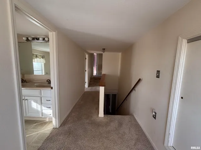 $275,000 | 1836 North 1300 East Road, Taylorville, IL 62568