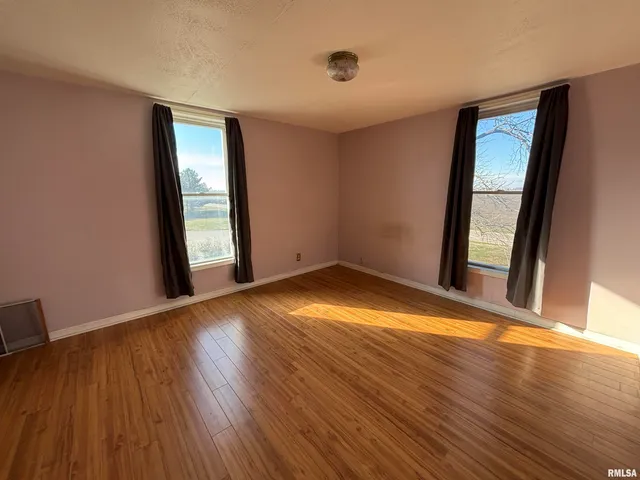 $275,000 | 1836 North 1300 East Road, Taylorville, IL 62568