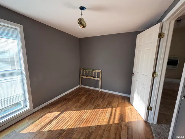 $275,000 | 1836 North 1300 East Road, Taylorville, IL 62568