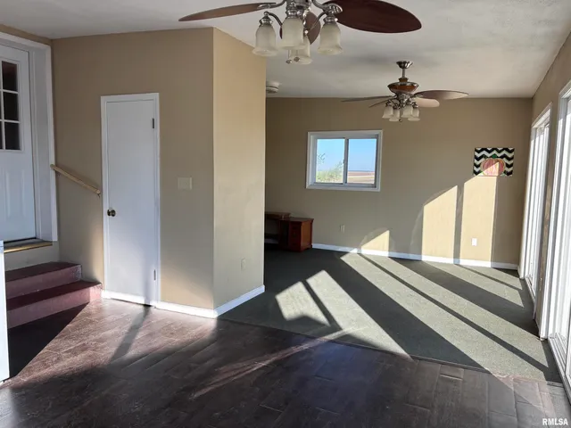 $275,000 | 1836 North 1300 East Road, Taylorville, IL 62568