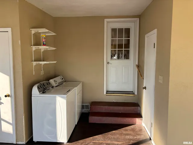 $275,000 | 1836 North 1300 East Road, Taylorville, IL 62568