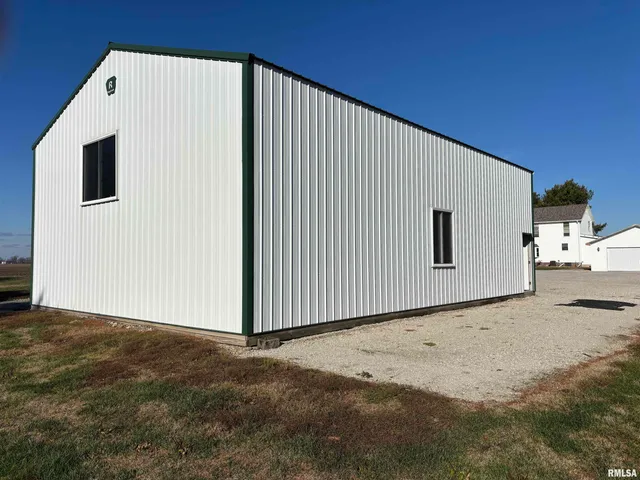 $275,000 | 1836 North 1300 East Road, Taylorville, IL 62568