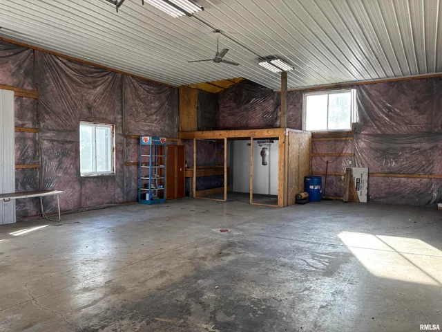 $275,000 | 1836 North 1300 East Road, Taylorville, IL 62568