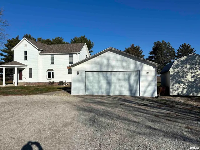 $275,000 | 1836 North 1300 East Road, Taylorville, IL 62568