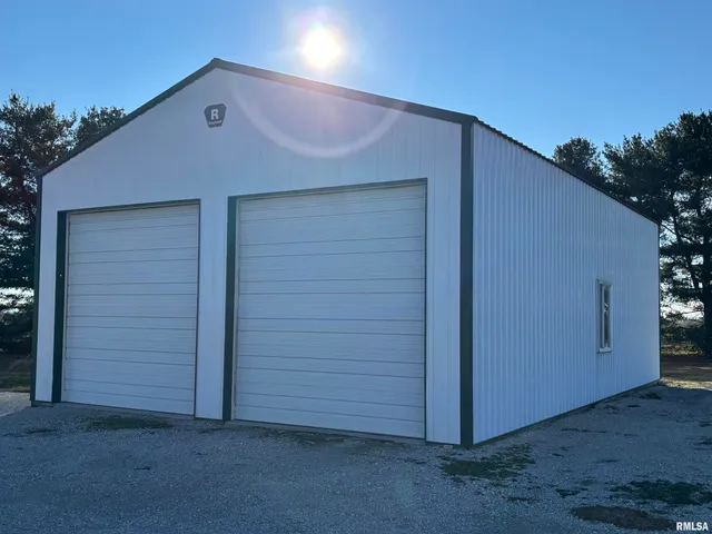 $275,000 | 1836 North 1300 East Road, Taylorville, IL 62568