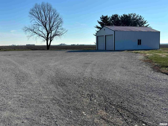 $275,000 | 1836 North 1300 East Road, Taylorville, IL 62568
