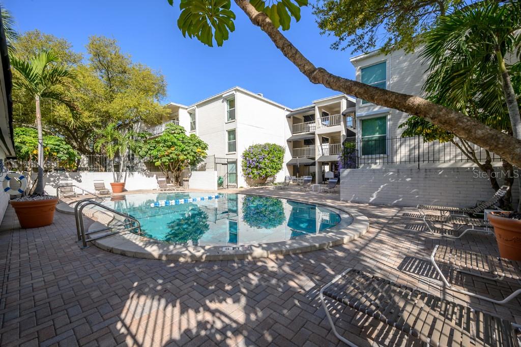 3325 Bayshore Boulevard, Unit A17 Tampa, FL 33629 - Photo 22 of 31 a view of a house with a yard