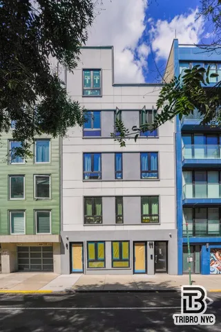 $9,000 | 141 Meserole Street, Unit 1A | Williamsburg