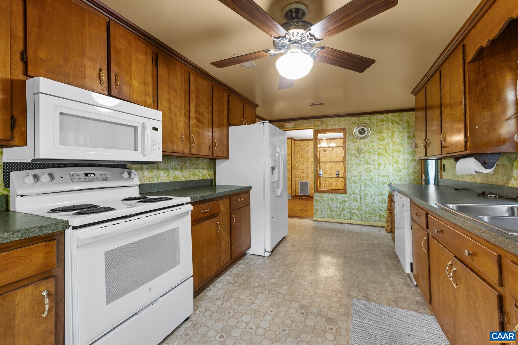 572 Maxfield Road Keswick, VA 22947 - Photo 10 of 52 Electric Cooking