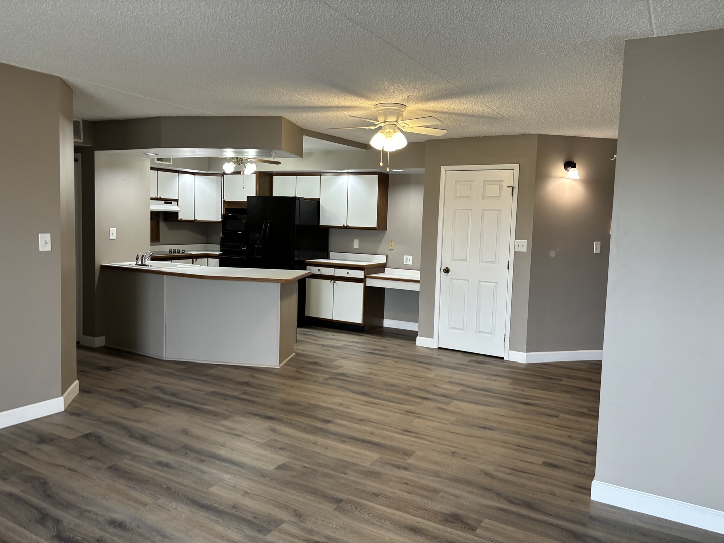 1133 North 7th Street, Unit 608 Rochelle, IL 61068 - Photo 13 of 43 a view of kitchen with stainless steel appliances granite countertop a refrigerator and a sink