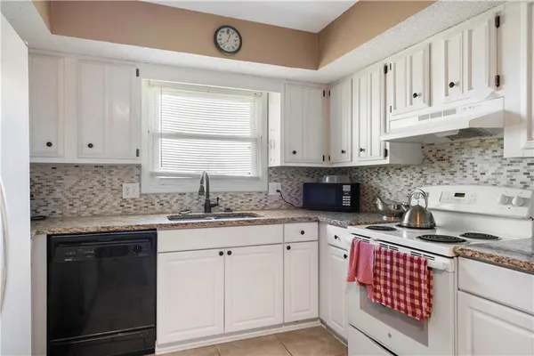 $129,000 | 1444 Northwest 64th Terrace, Kansas City, MO 64118