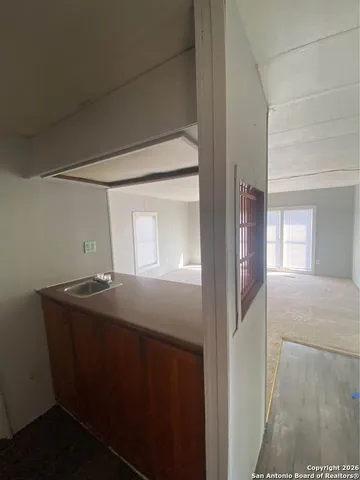 $950 | 1102 Simmons Avenue, Unit 1, Jourdanton, TX 78026
