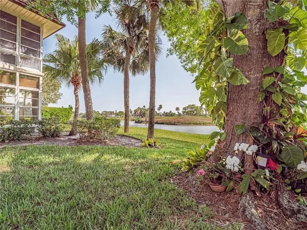 $1,350 | 34 Vista Gdns Trail, Unit 107, Vero Beach, FL 32962