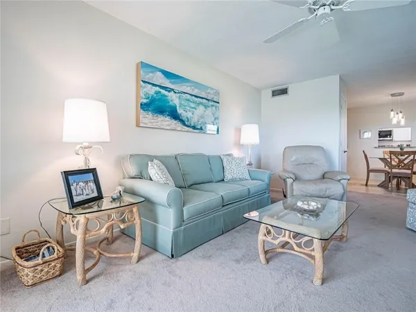 $1,350 | 34 Vista Gdns Trail, Unit 107, Vero Beach, FL 32962