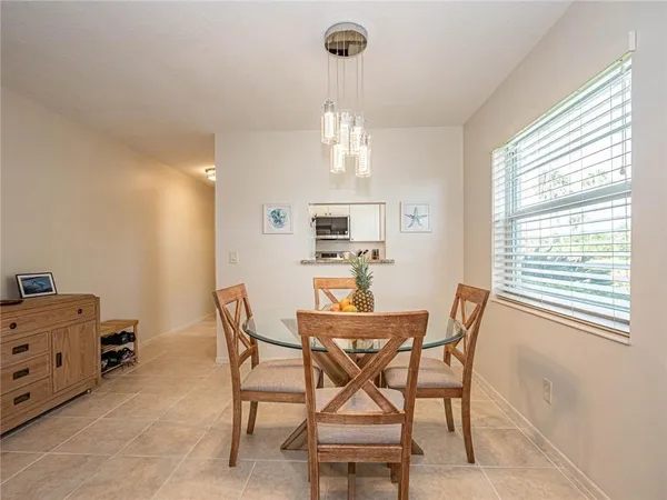 $1,350 | 34 Vista Gdns Trail, Unit 107, Vero Beach, FL 32962