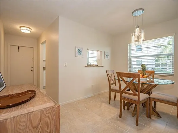 $1,350 | 34 Vista Gdns Trail, Unit 107, Vero Beach, FL 32962
