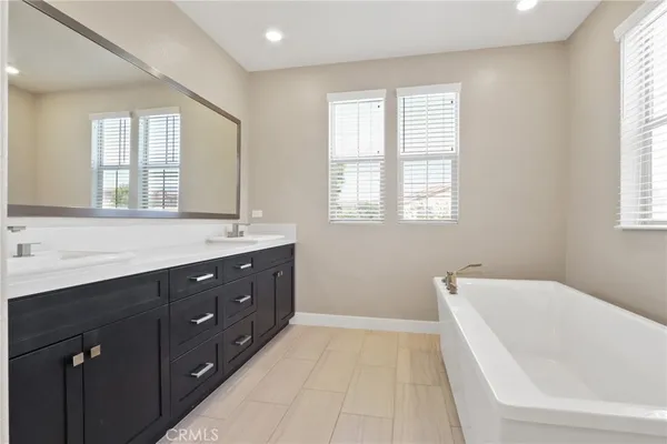 $6,400 | 114 Measure, Irvine, CA 92618