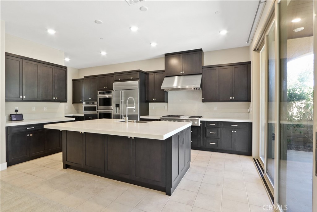 114 Measure Irvine, CA 92618 - Photo 7 of 25