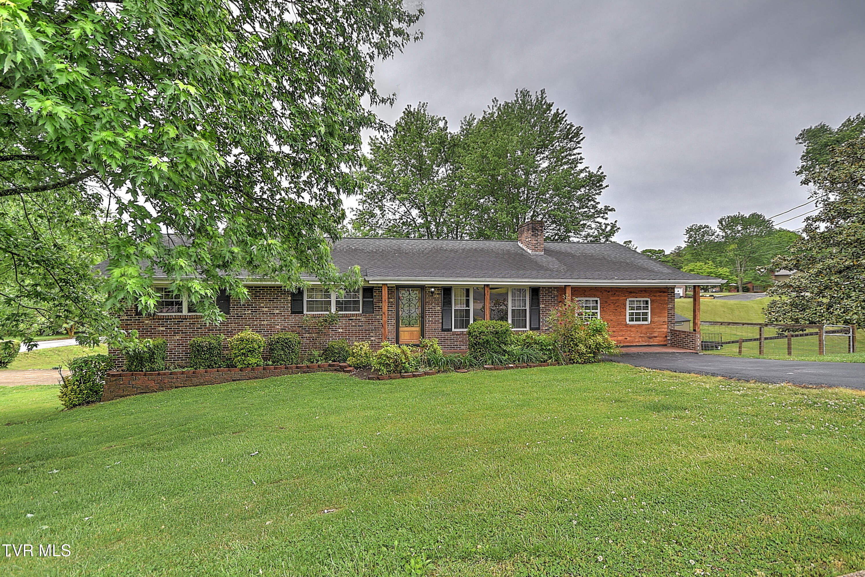 101 Garden Circle Greeneville, TN 37745 - Photo 3 of 53 101 Garden Cir JC-3
