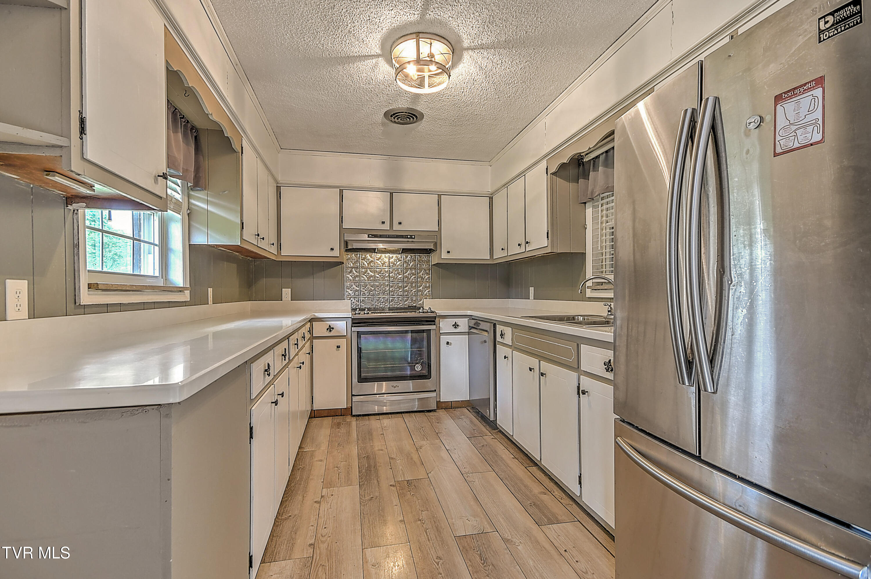 101 Garden Circle Greeneville, TN 37745 - Photo 10 of 53 101 Garden Cir JC-10