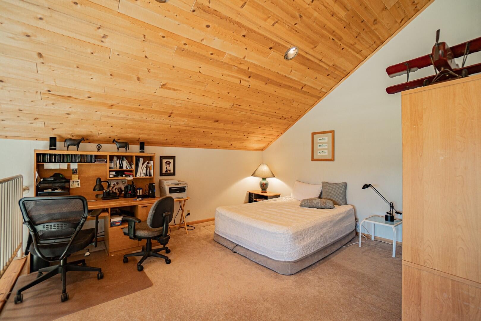 7540 Hyatt Prairie Road Ashland, OR 97520 - Photo 24 of 39 Loft Area