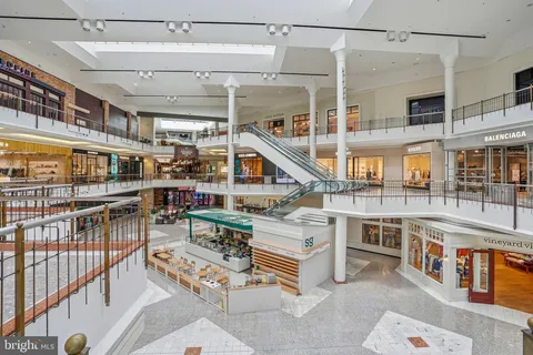 $2,880,000 | 7821 Old Falls Road, McLean, VA 22102