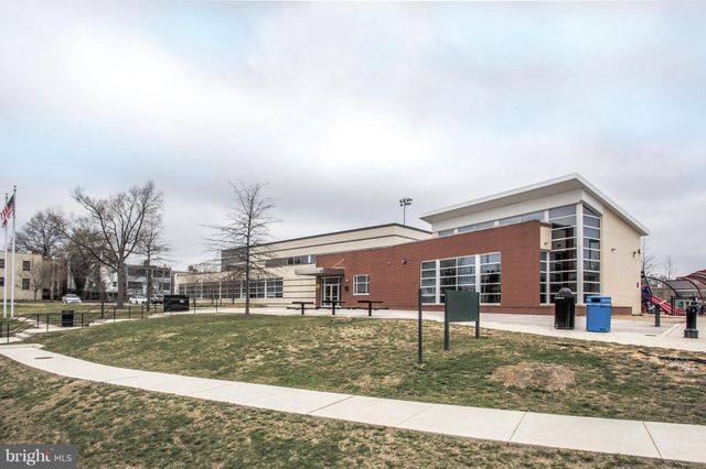 a view of a big room with a yard