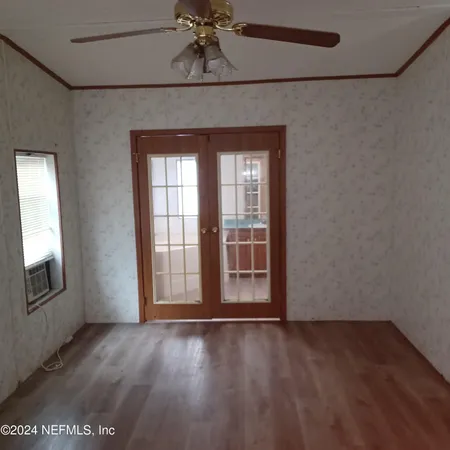 $1,700 | 463 Logan Avenue, Unit B, Orange Park, FL 32065