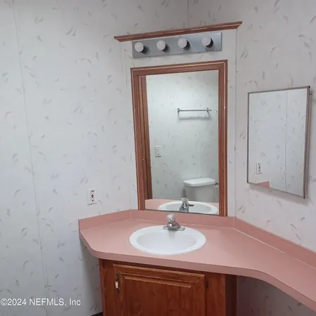 $1,700 | 463 Logan Avenue, Unit B, Orange Park, FL 32065