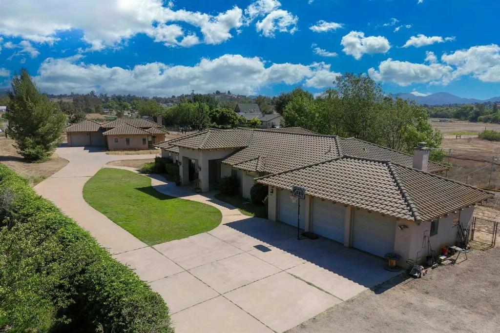 285 Penn Street Ramona, CA 92065 - Photo 1 of 57