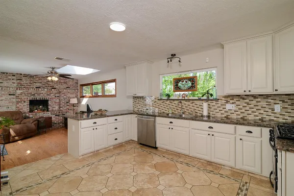 $595,000 | 3309 Brookwood Road, Sacramento, CA 95821