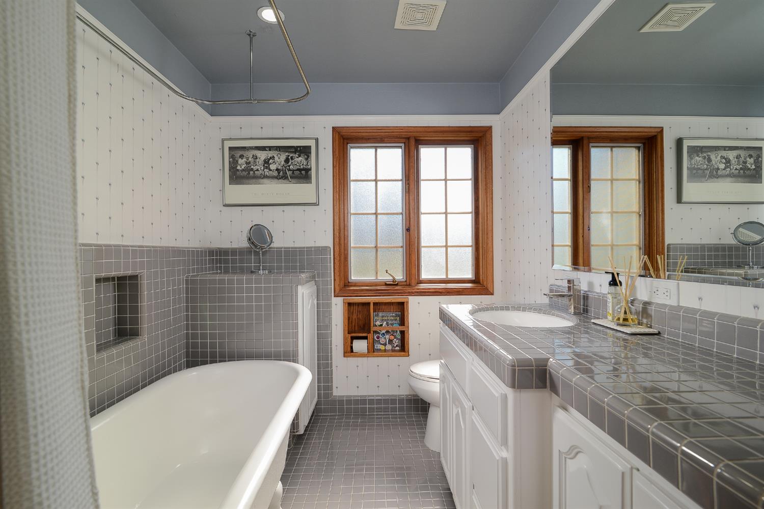 3309 Brookwood Road Sacramento, CA 95821 - Photo 17 of 36 Downstairs bathroom