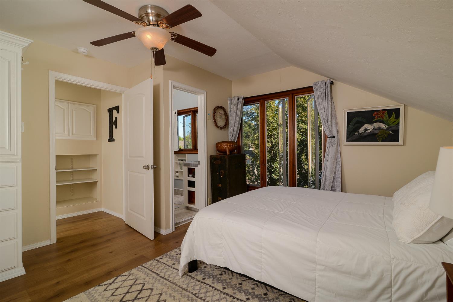 3309 Brookwood Road Sacramento, CA 95821 - Photo 18 of 36 Upstairs bedroom with ensuite bathroom