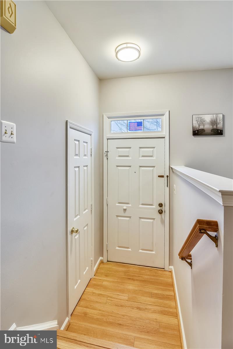 20783 Apollo Terrace Ashburn, VA 20147 - Photo 3 of 31 Powder room off entry