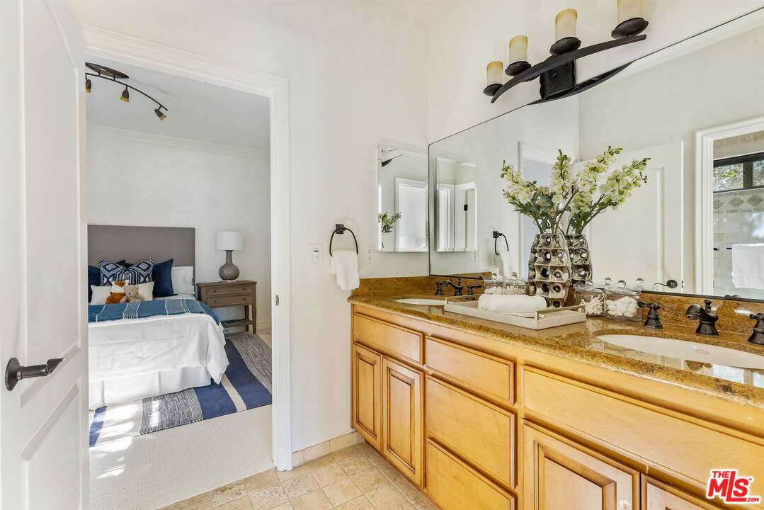 16659 Addison Street Encino, CA 91436 - Photo 17 of 37