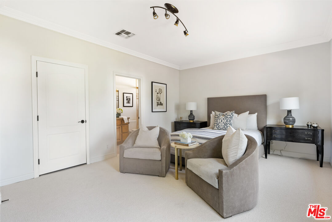 16659 Addison Street Encino, CA 91436 - Photo 20 of 37