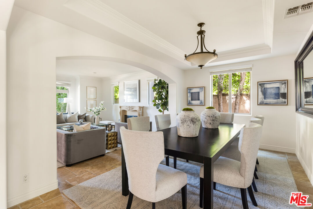 16659 Addison Street Encino, CA 91436 - Photo 7 of 37