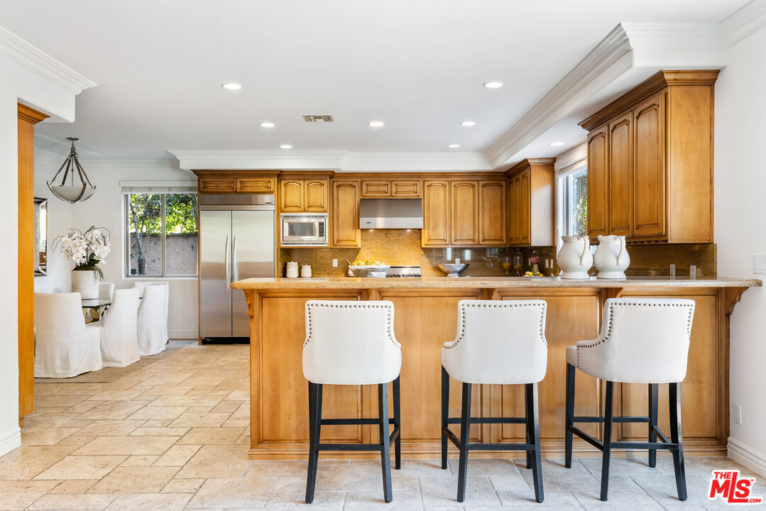 16659 Addison Street Encino, CA 91436 - Photo 9 of 37