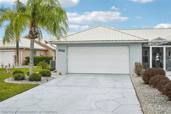 $234,999 | 209 Clubhouse Court, Sebring, FL 33876