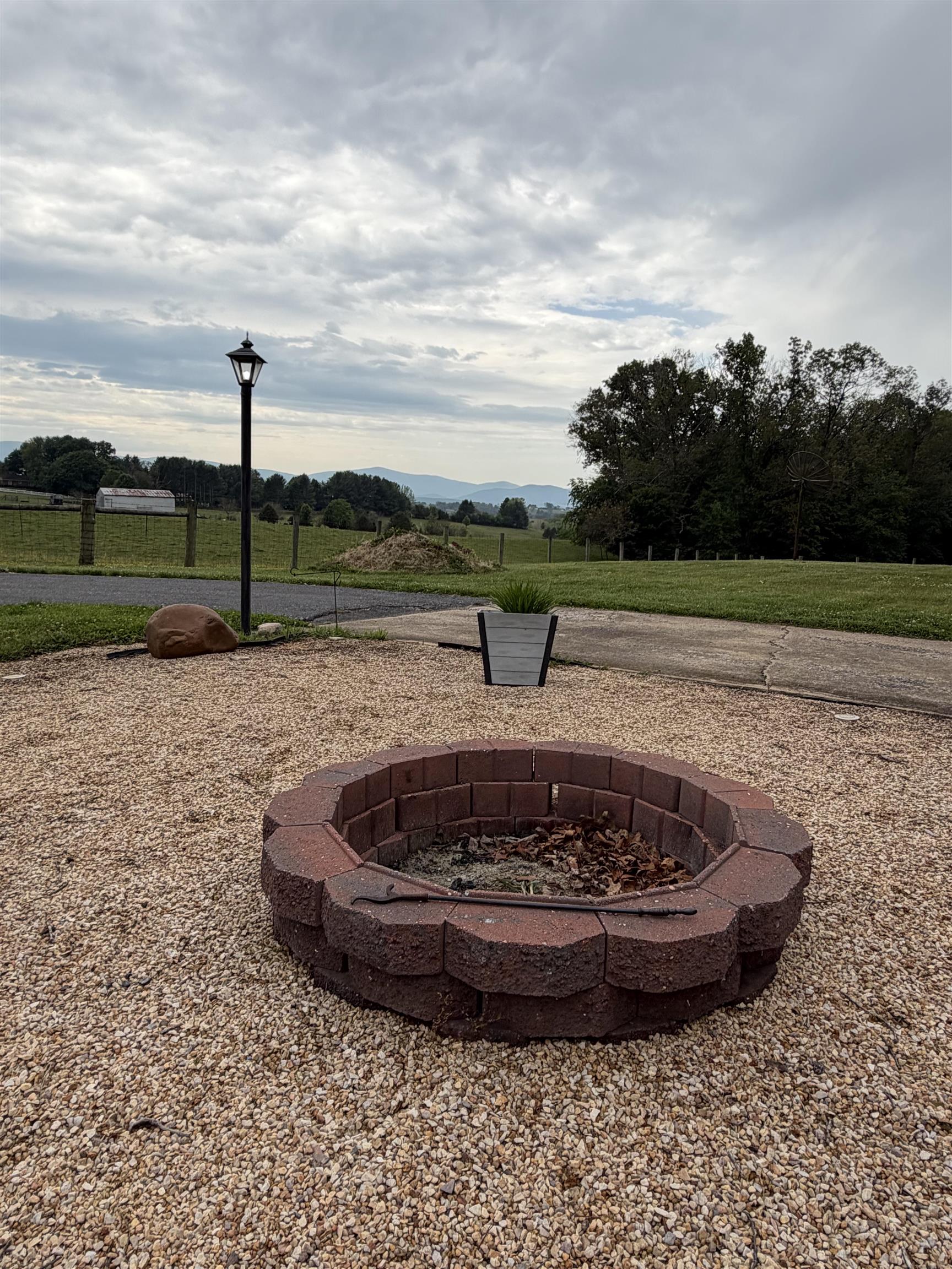1335 Rinacas Corner Road Shenandoah, VA 22849 - Photo 7 of 35