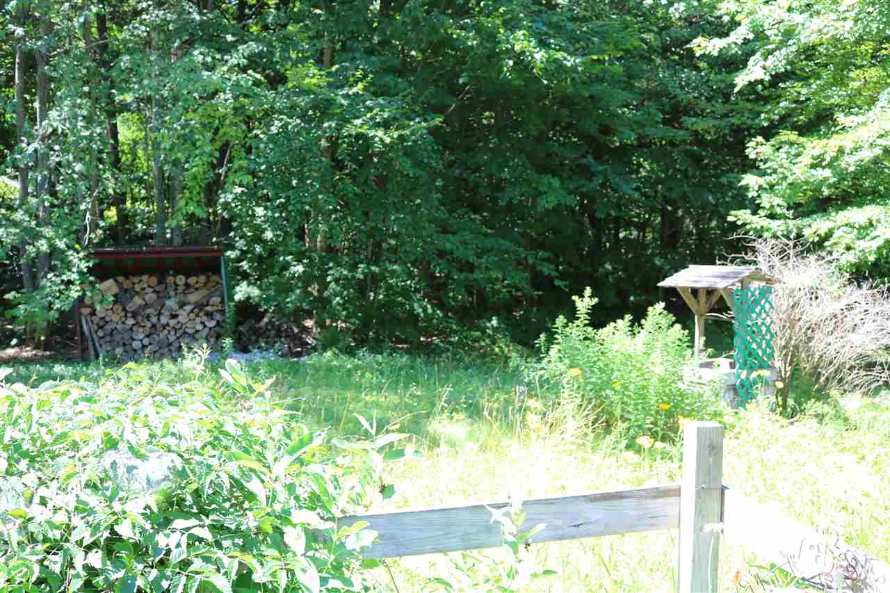 411 Concord Stage Road Weare, NH 03281 - Photo 8 of 28