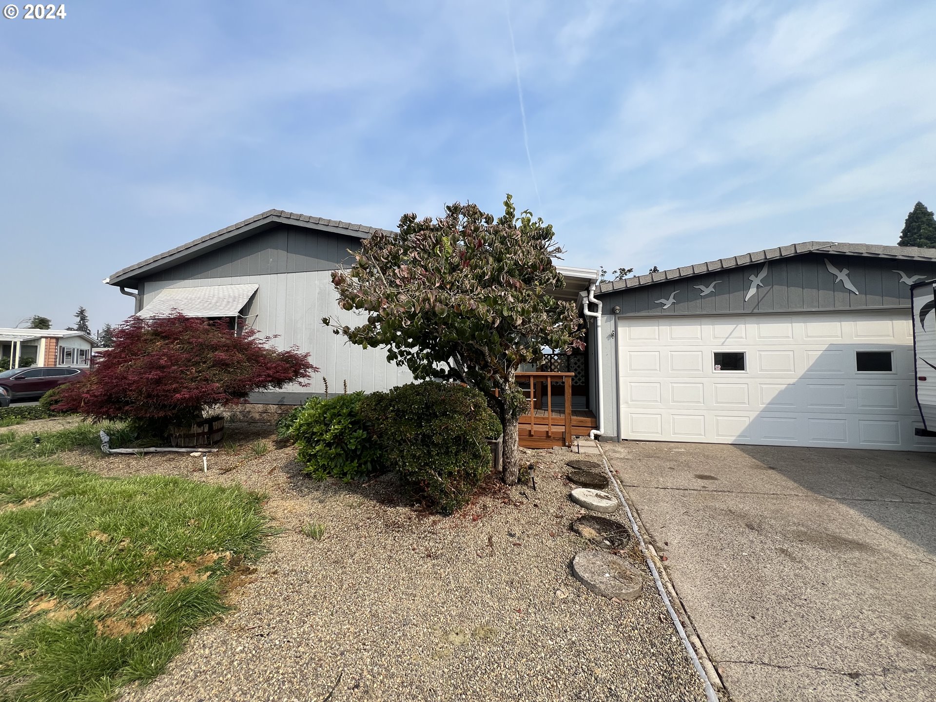 5256 Daisy Street Springfield, OR 97478 - Photo 3 of 28