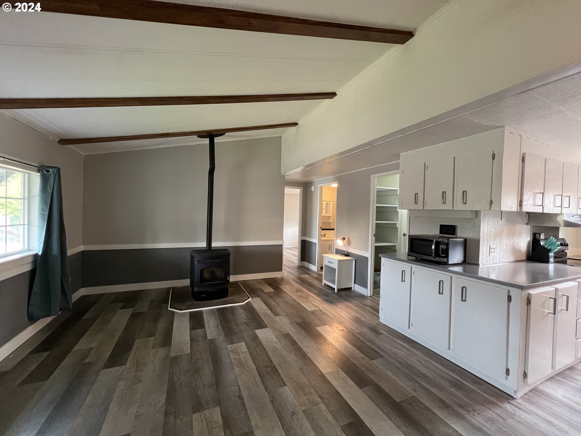 5256 Daisy Street Springfield, OR 97478 - Photo 4 of 28