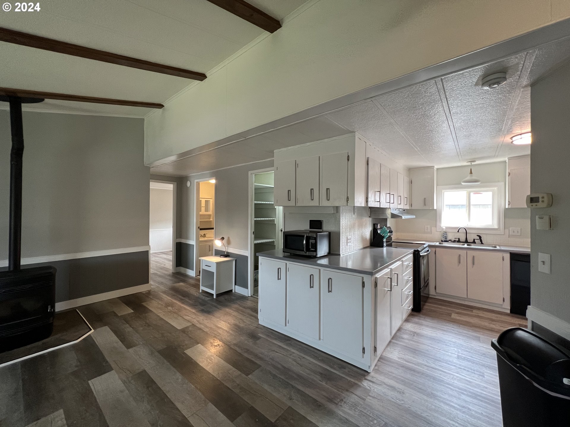 5256 Daisy Street Springfield, OR 97478 - Photo 6 of 28